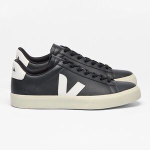 Veja Mens CAMPO LEATHER BLACK WHITE size 42 or size 9
